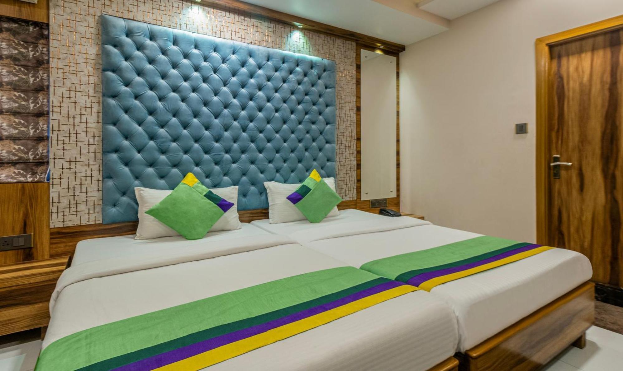 Hotel Orion Crystal Колката Екстериор снимка