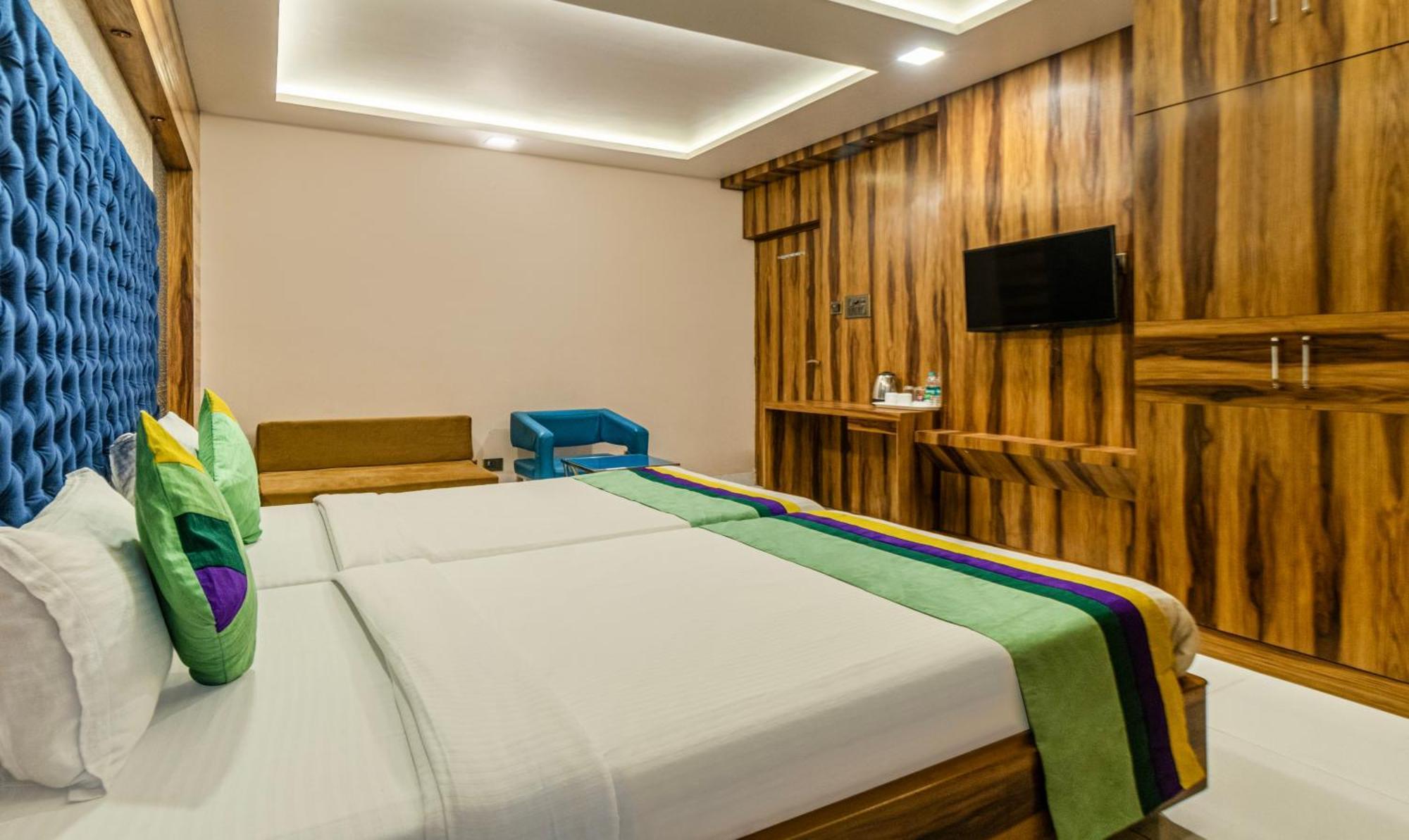 Hotel Orion Crystal Колката Екстериор снимка