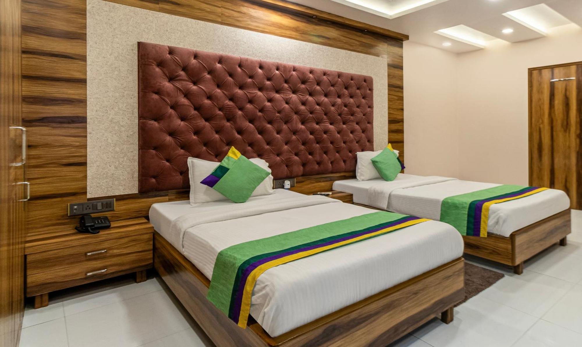 Hotel Orion Crystal Колката Екстериор снимка