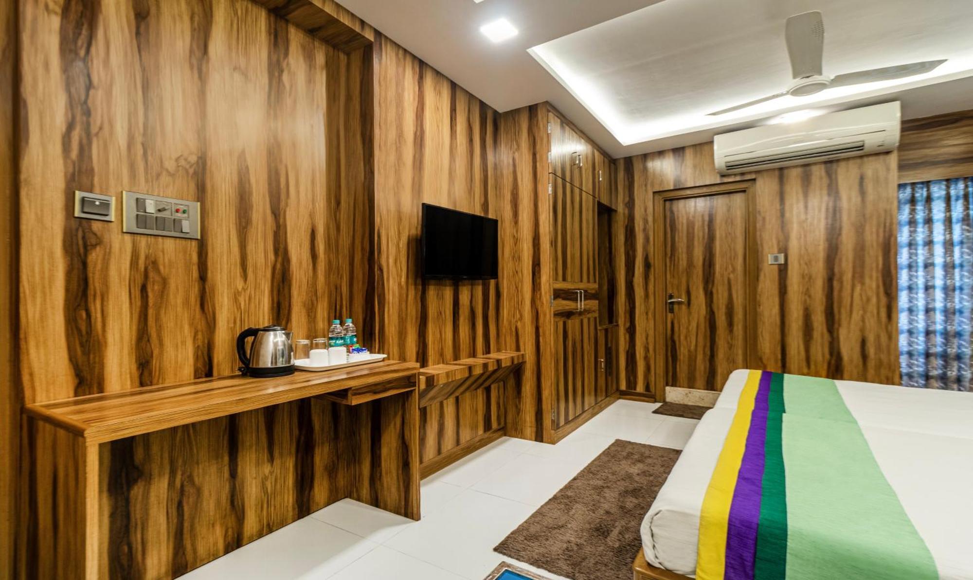Hotel Orion Crystal Колката Екстериор снимка