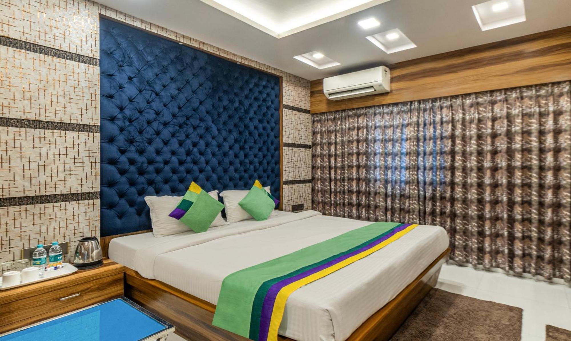 Hotel Orion Crystal Колката Екстериор снимка