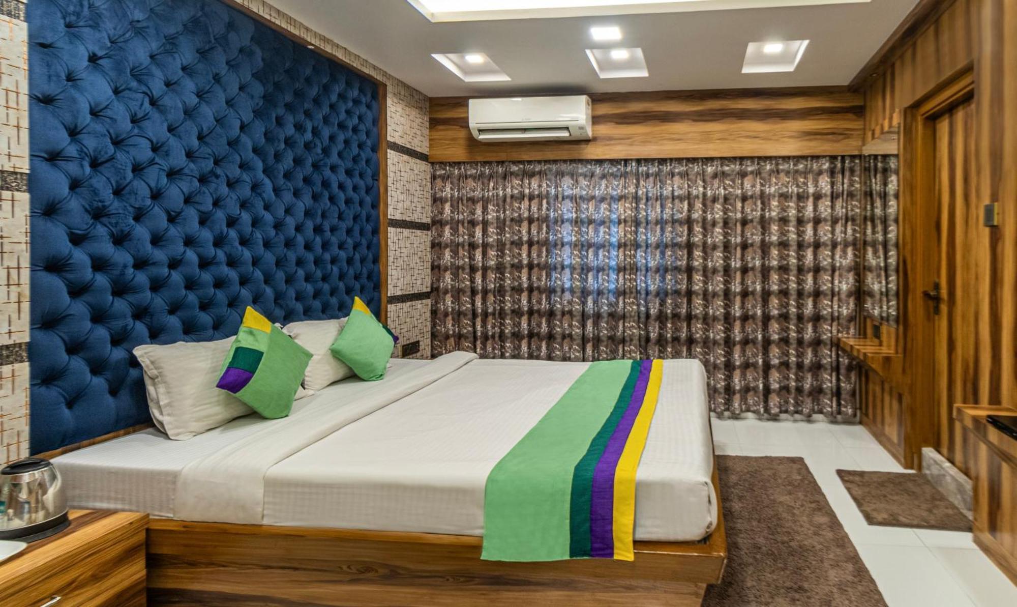 Hotel Orion Crystal Колката Екстериор снимка